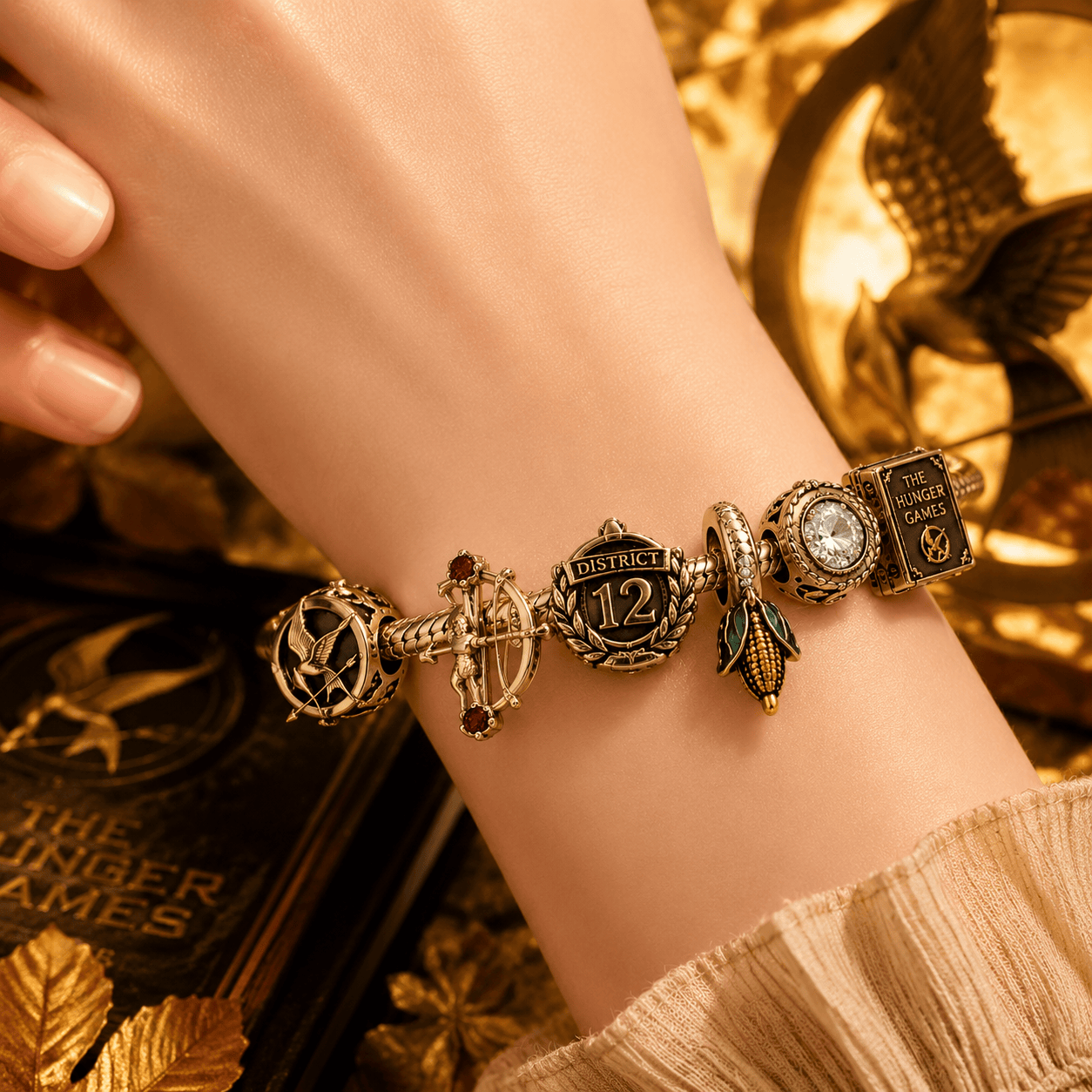 THG Gold Charm Bracelet Set TTN