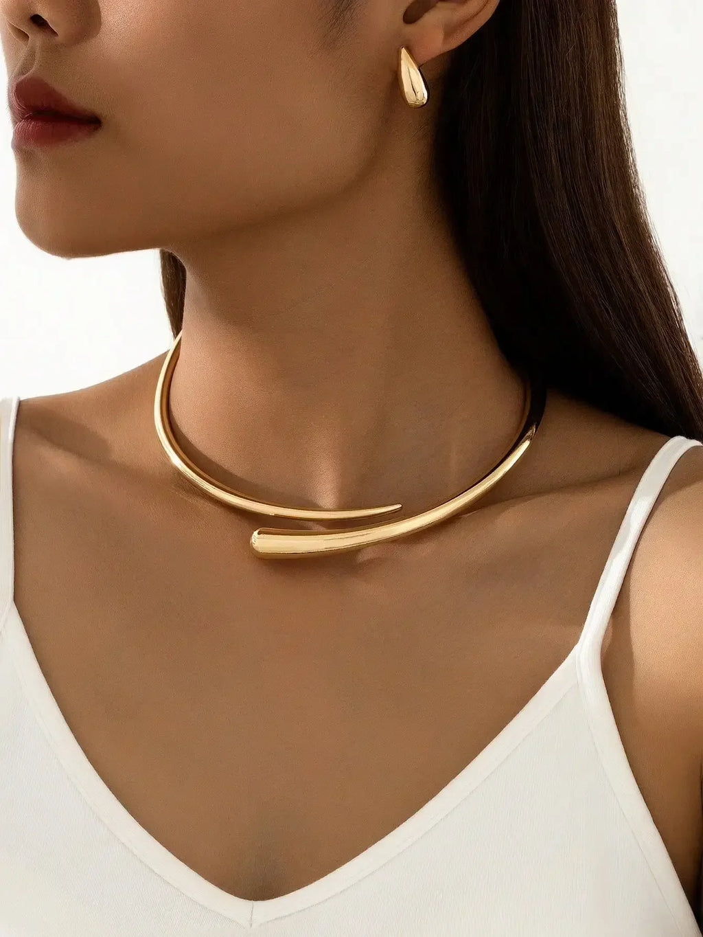 Minimalist Gold Tone Choker Necklace And Water Drop Earrings Set