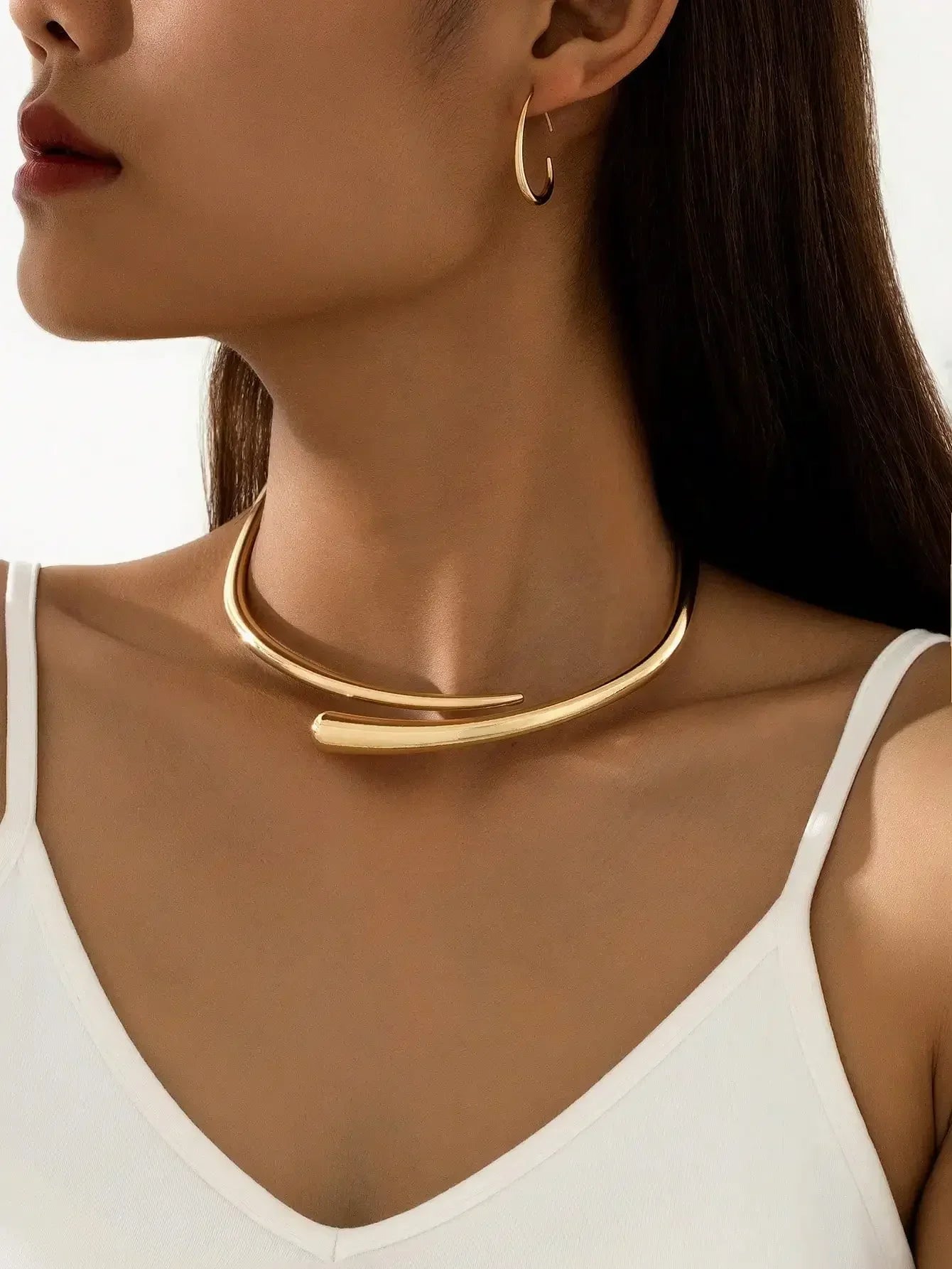 Minimalist Gold Tone Choker Necklace And Water Drop Earrings Set
