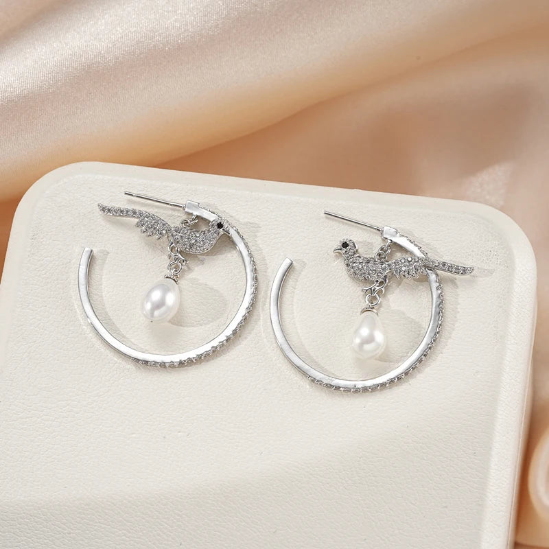 Fashion Magpie Bird Design Circle Hoop Earrings Paved Cubic Zirconia Luxury Women Party High Quality CZ Jewelry for Anniversary